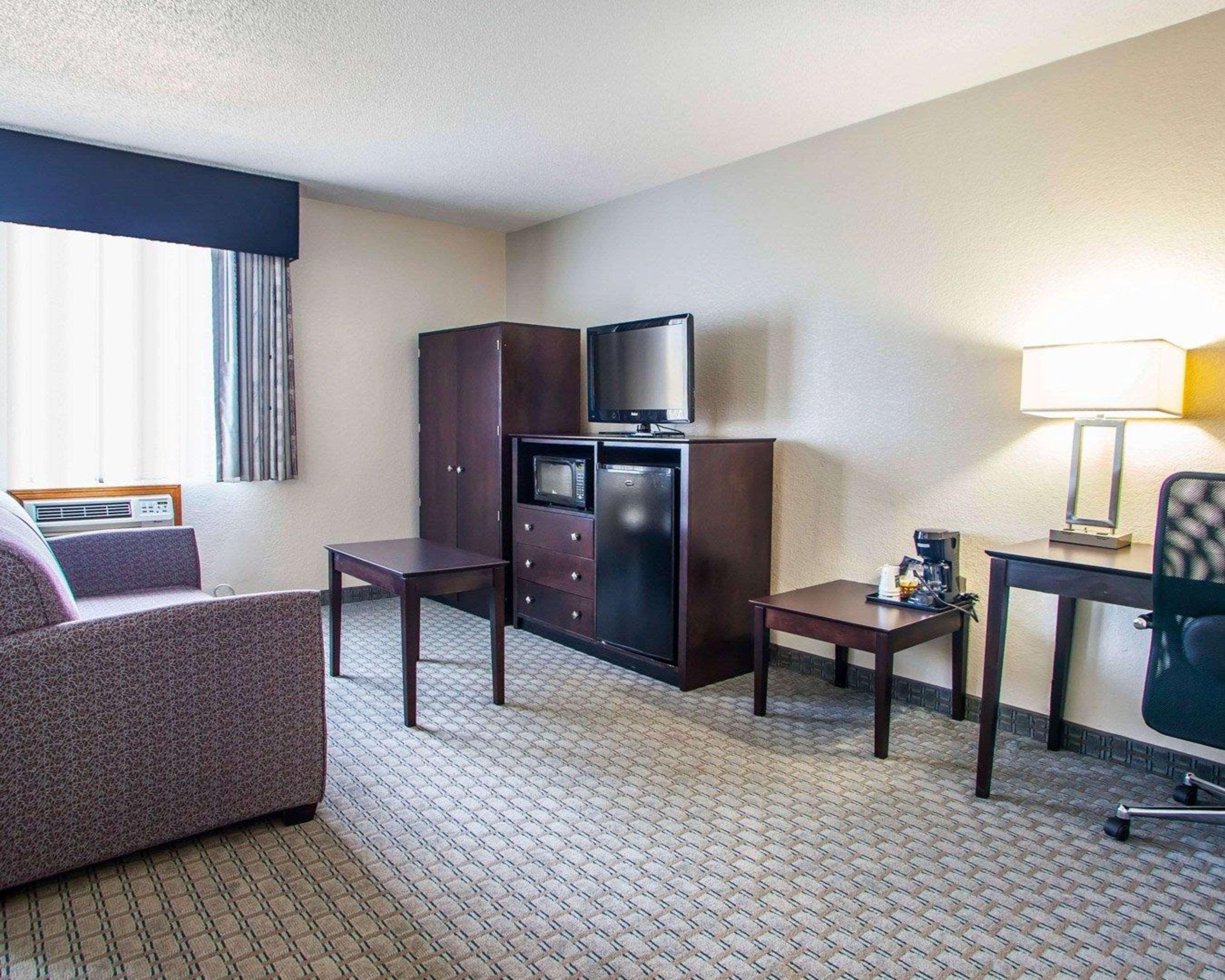 Quality Inn & Suites Ankeny-Des Moines Exterior photo